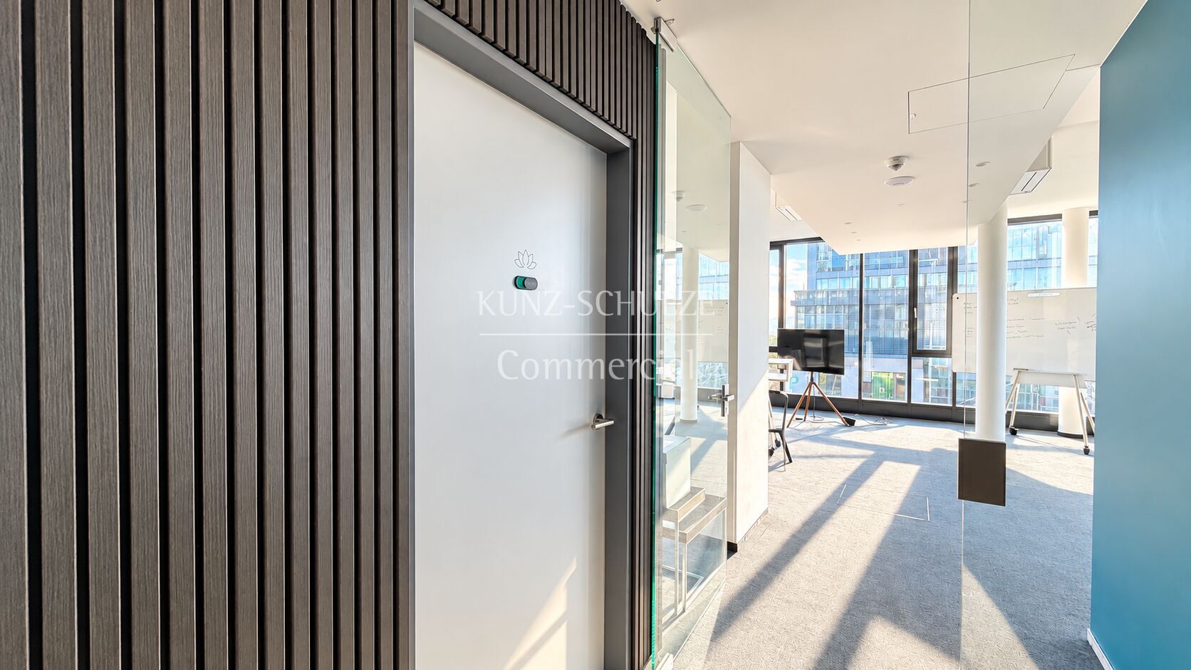 Büro00005