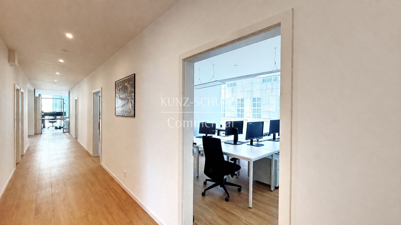 Büro00012