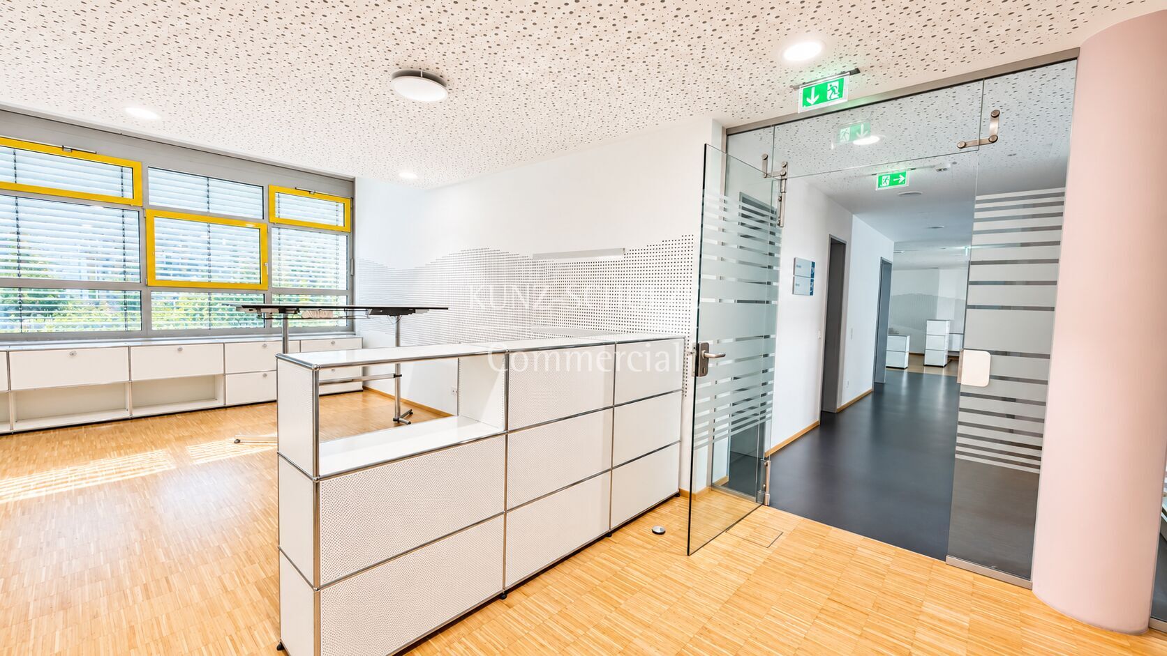 Büro00004