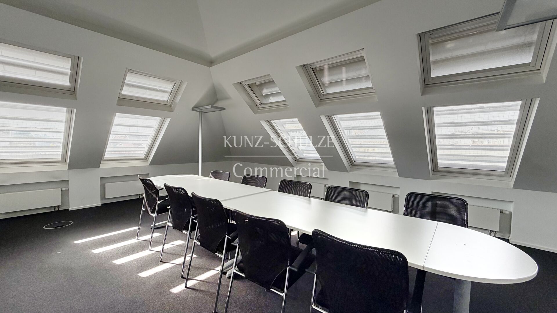 Büro00004