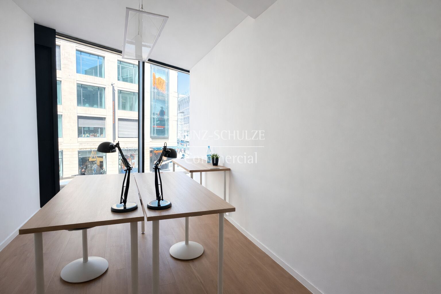 Büro00007