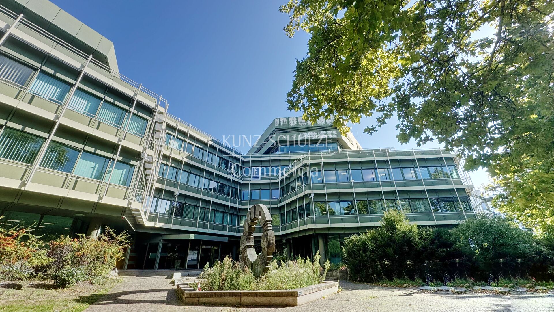 Büro00017