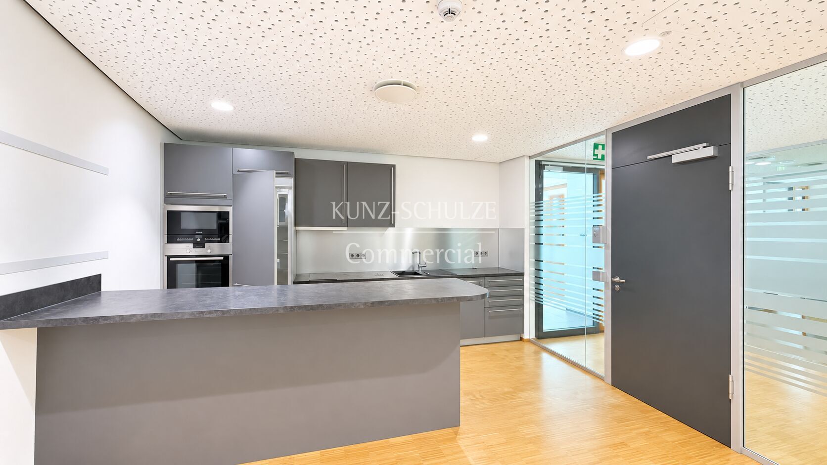 Büro00028