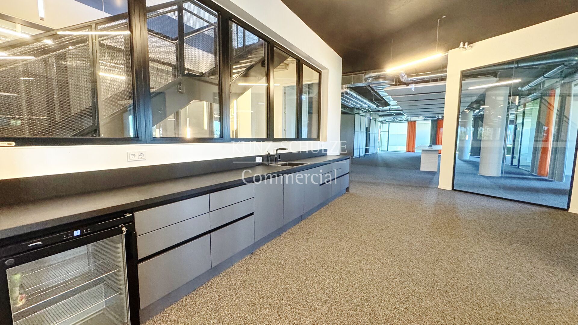 Büro00011
