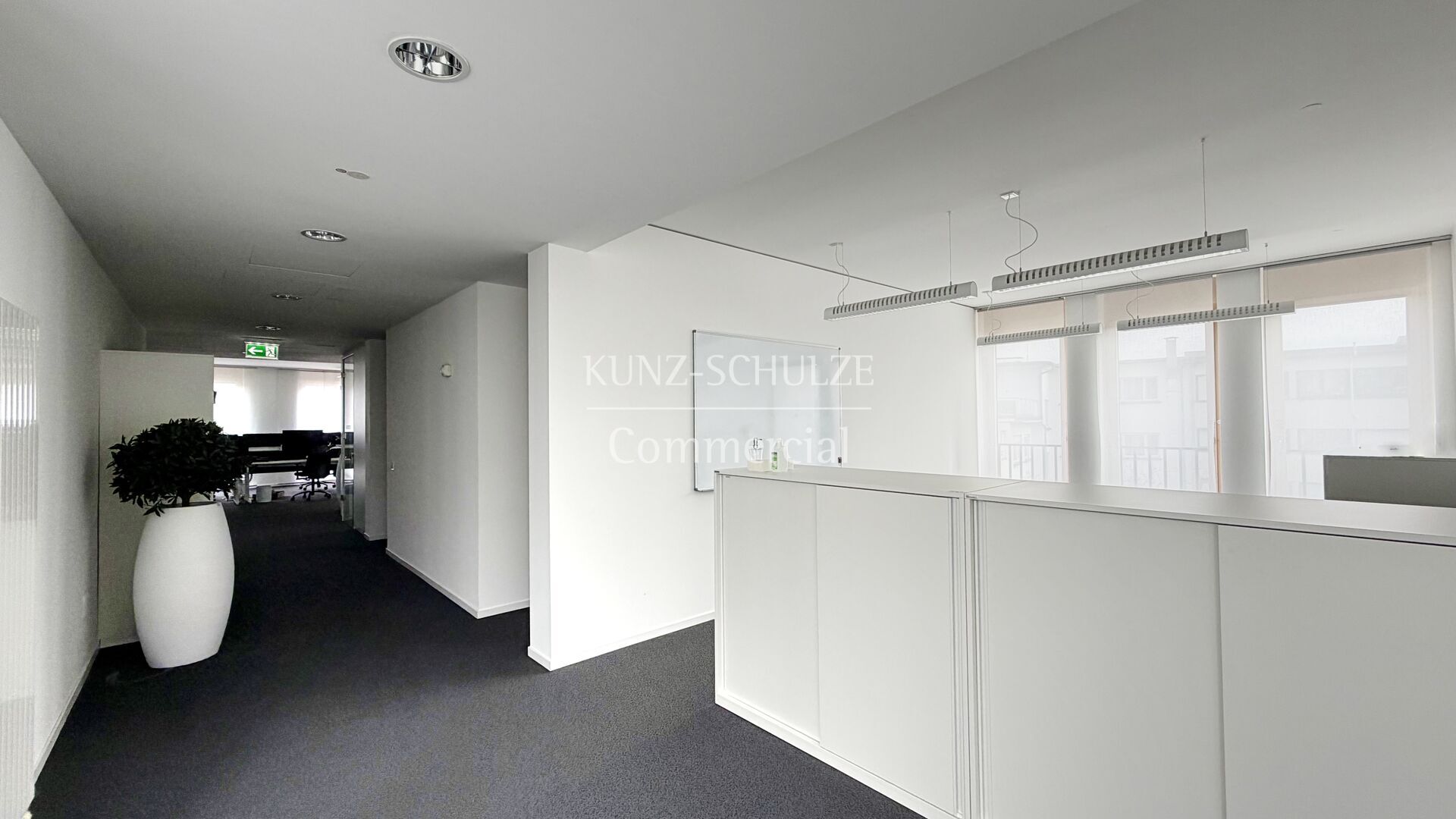 Büro00008