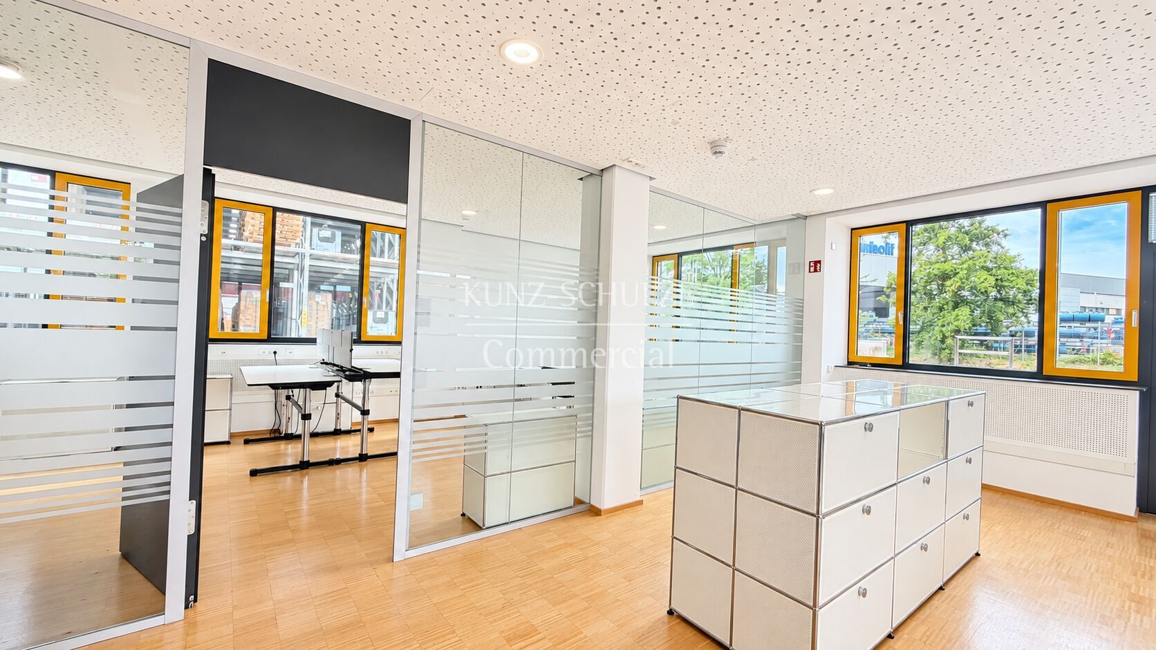 Büro00003