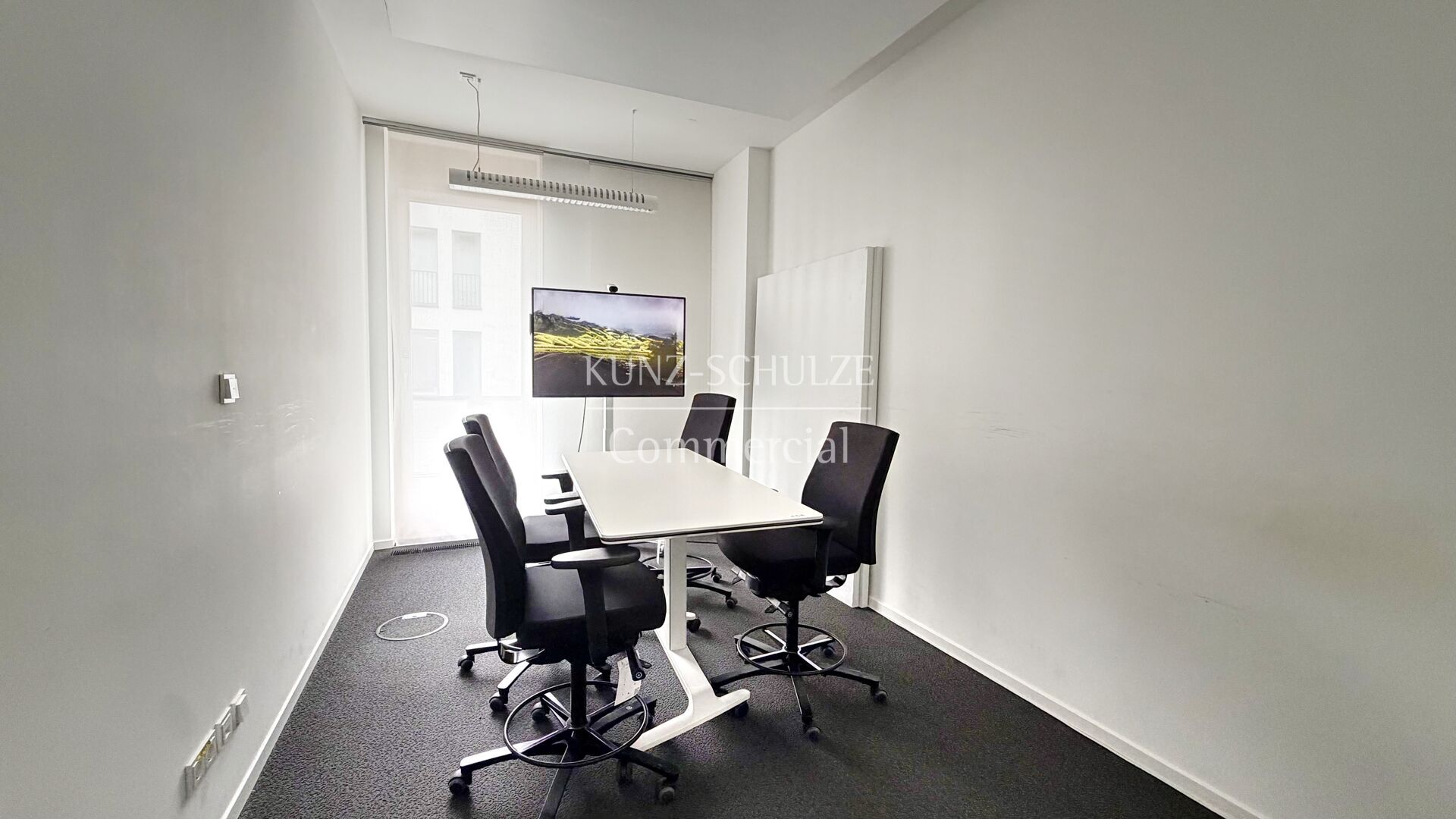Büro00025