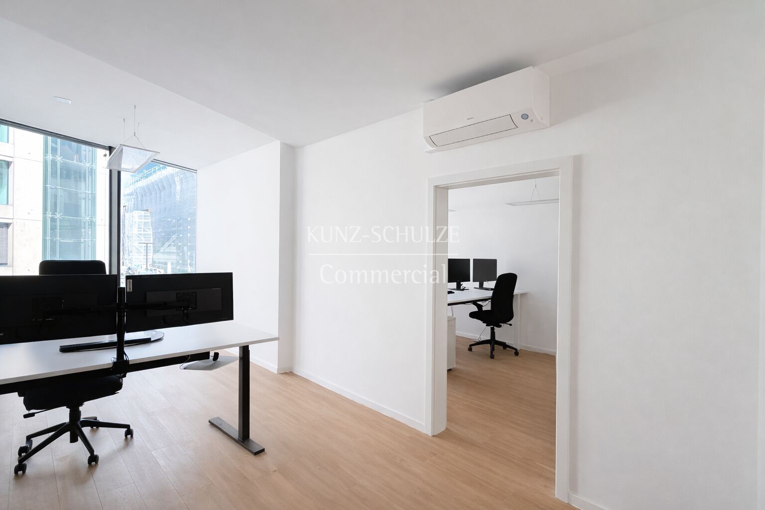 Büro00011