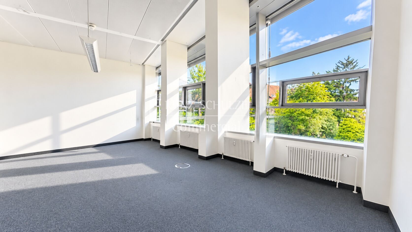 Büro00023
