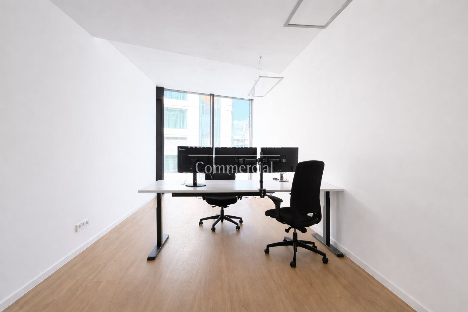 Büro00009