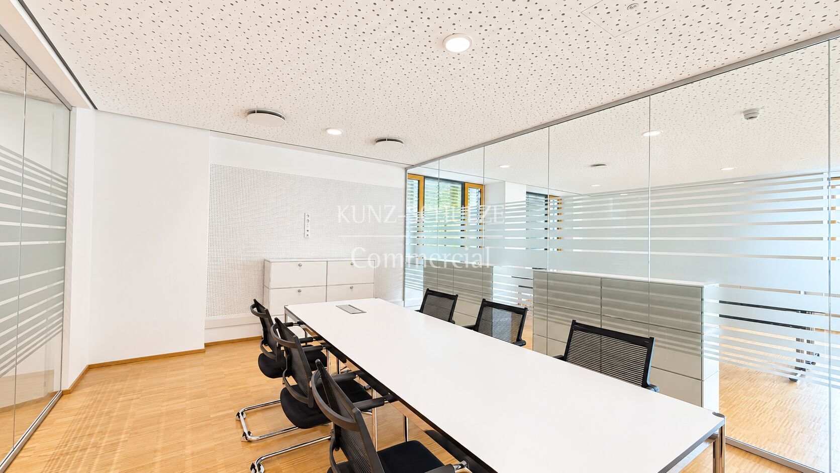 Büro00004