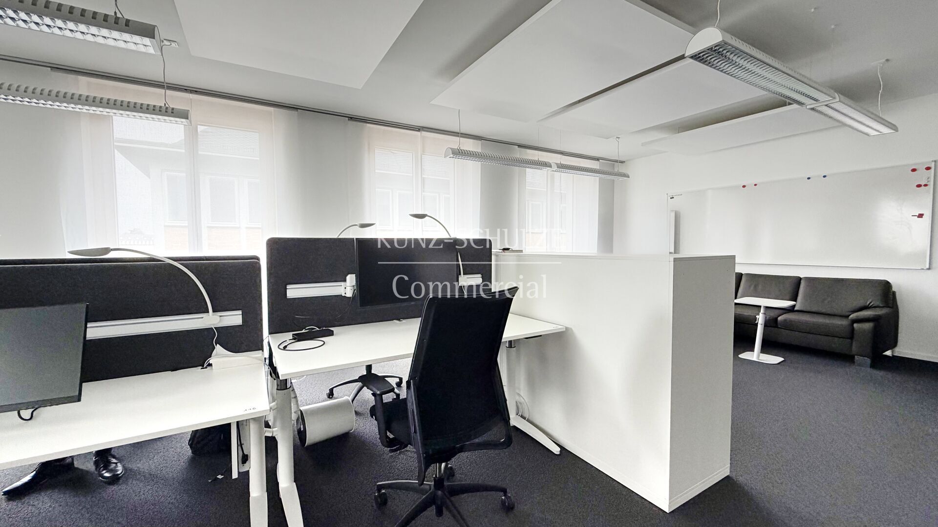 Büro00016