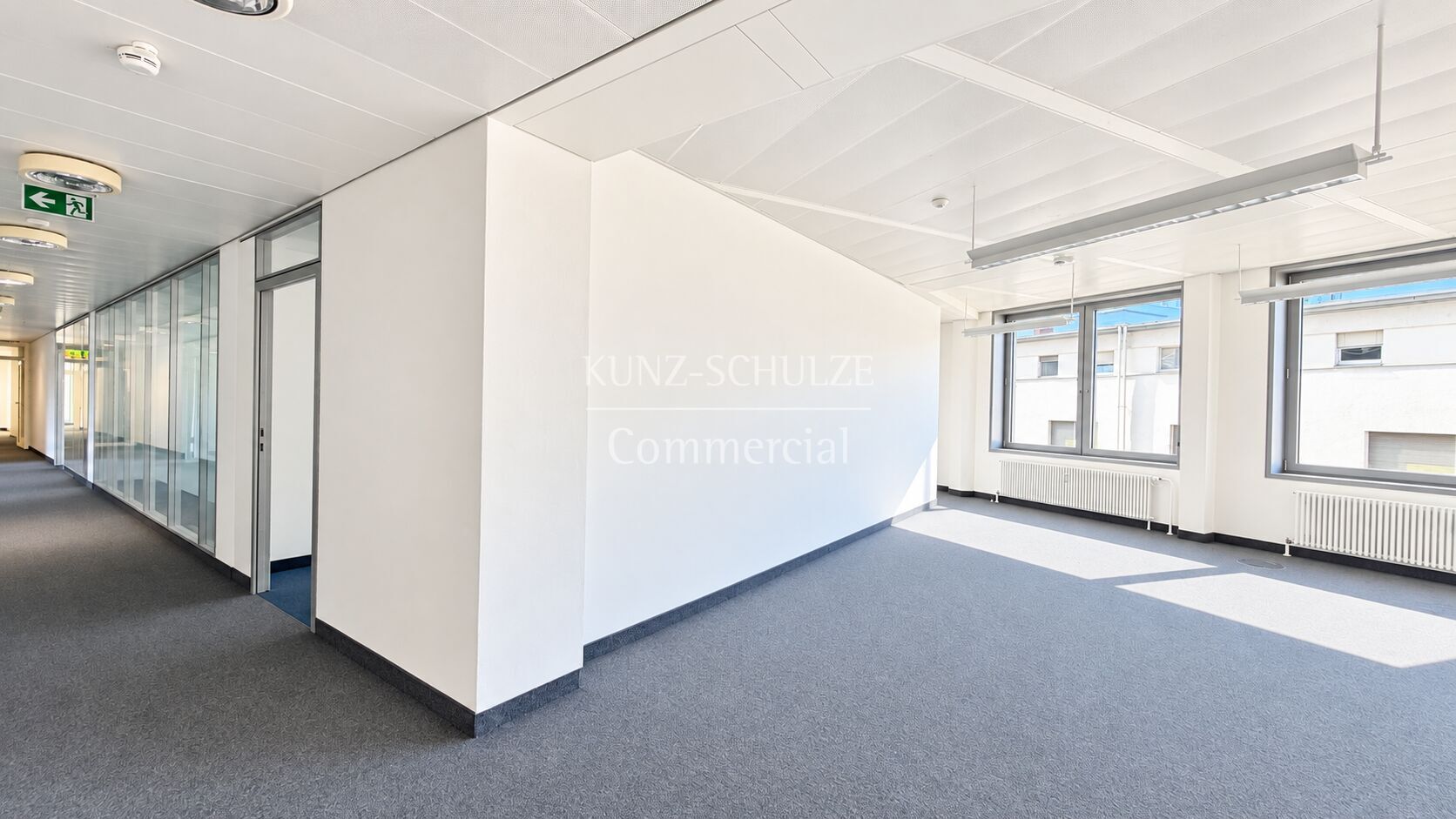 Büro00019