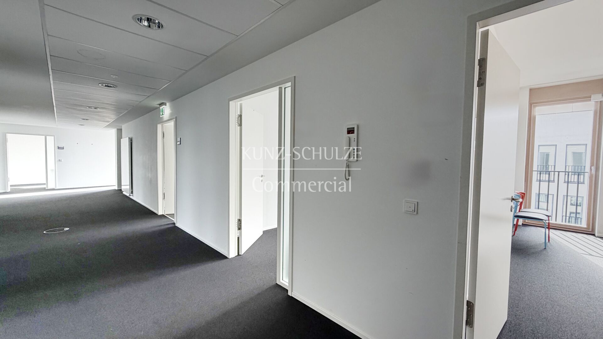 Büro00008