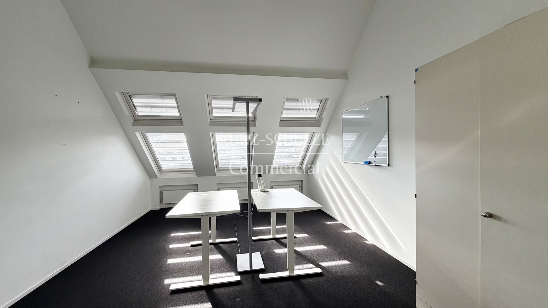 Büro00003