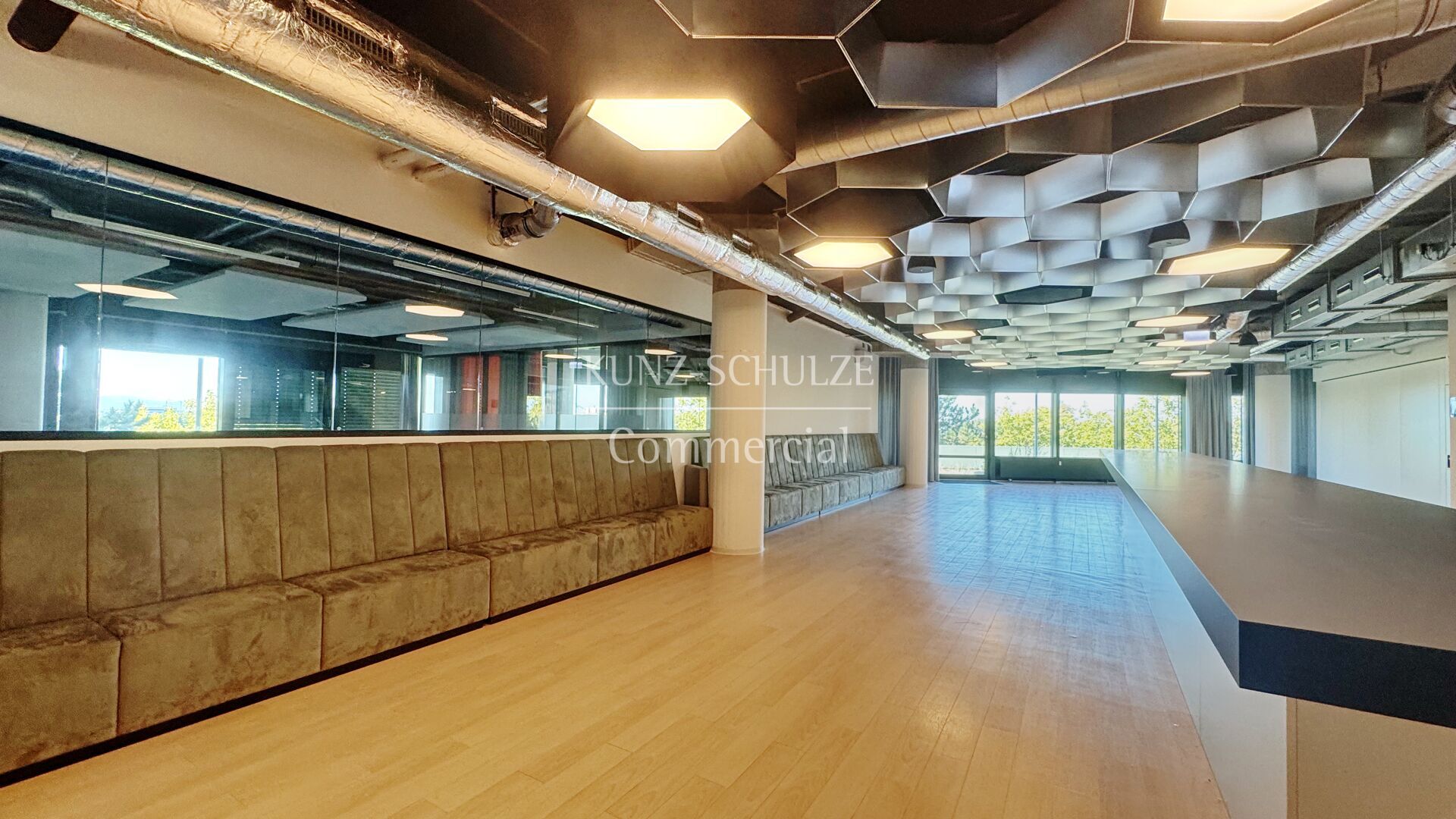 Büro00010