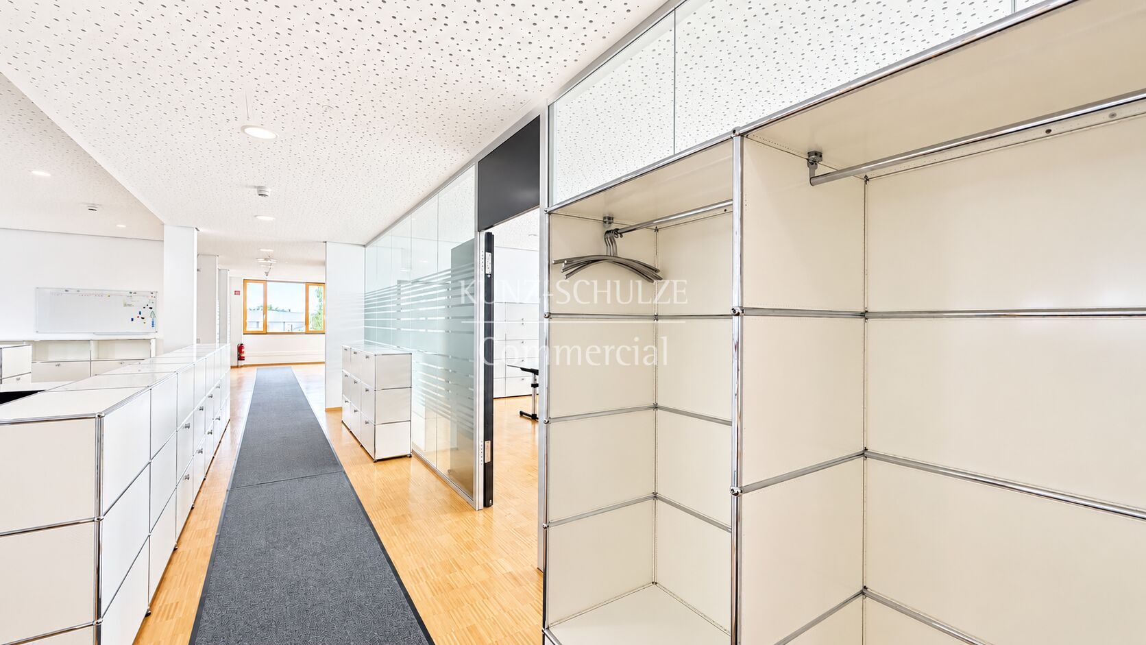 Büro00021